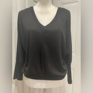 ☃️☃️ Nine 1 Eight Women’s Soft Stretchy V-Neck Black Jersey  Cropped Top, M